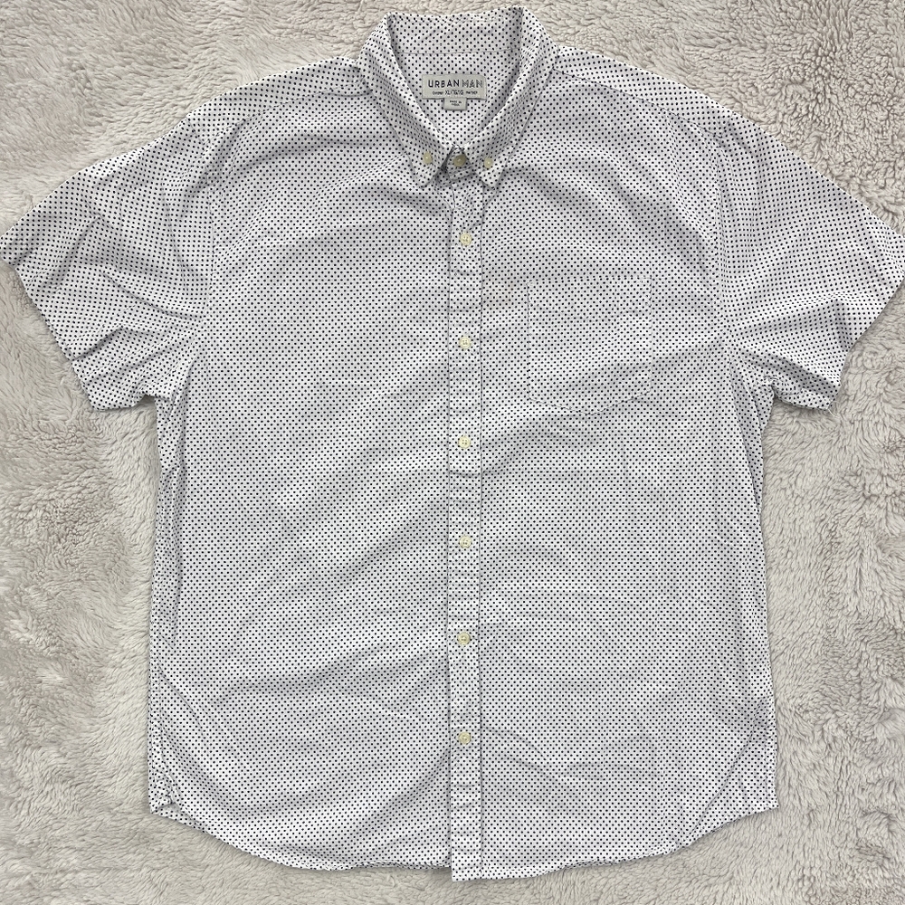 Urban Man | White Short Sleeve Button-Down Shirt with Navy Dot Pattern | Size XL